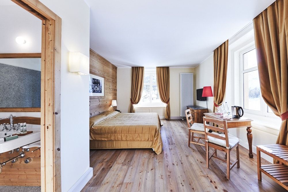 Maloja Palace Deluxe Double Room 14
