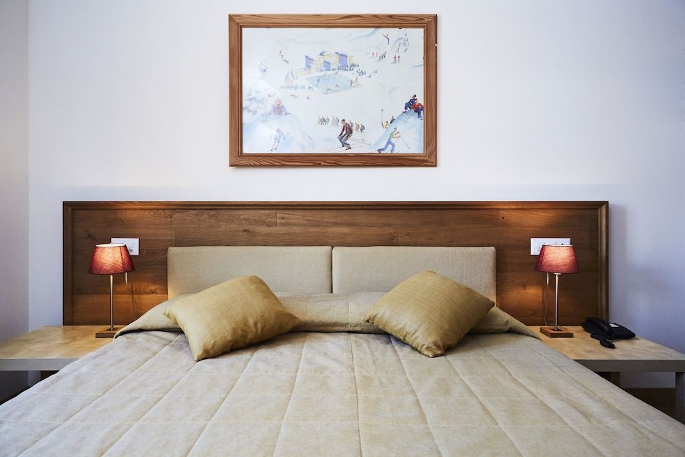 Maloja Palace Deluxe Double Room 7