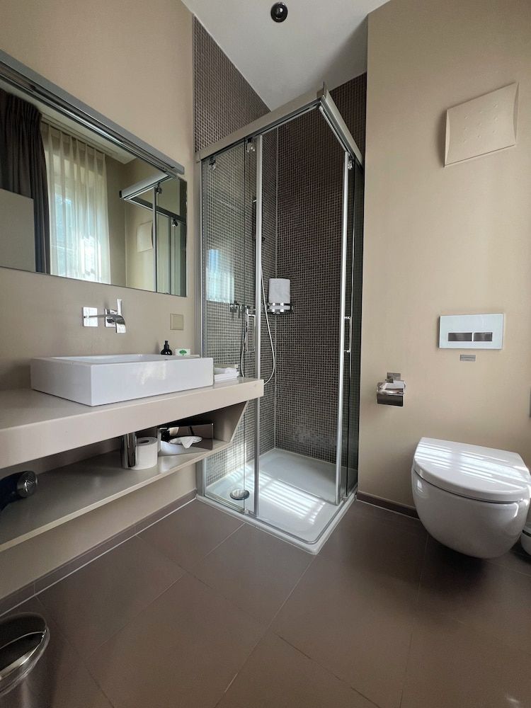 Hostellerie Le Petit Manoir Single Room 4