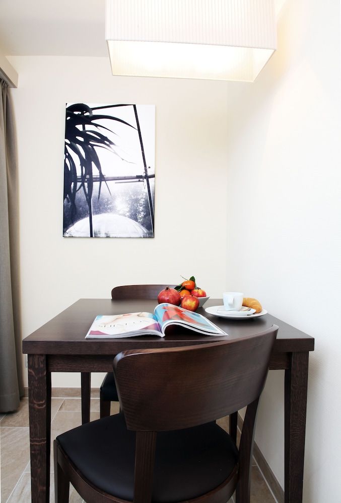 Studio (Penthouse Apartment)