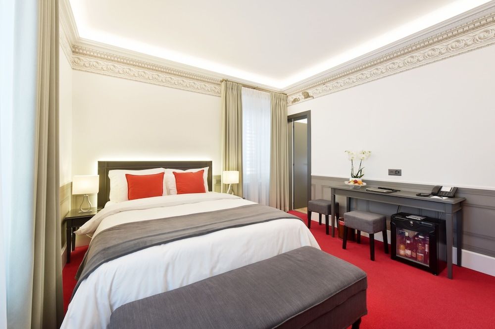 Superior Double Room, City View