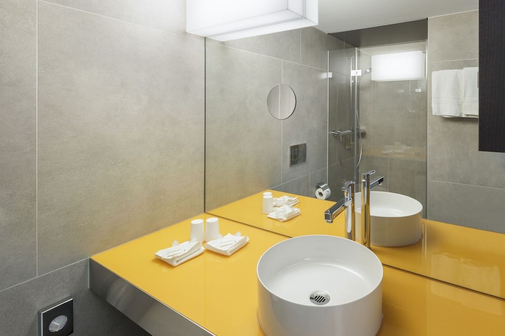 undefined Züri by Fassbind 9