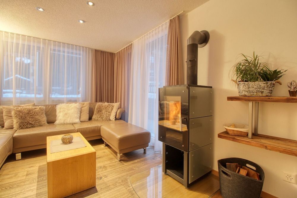 Matterhorngruss Apartments Luxury Apartment, 3 Bedrooms, Accessible, Garden Area 12