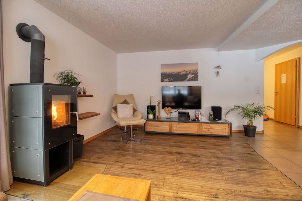 Matterhorngruss Apartments Luxury Apartment, 3 Bedrooms, Accessible, Garden Area 14