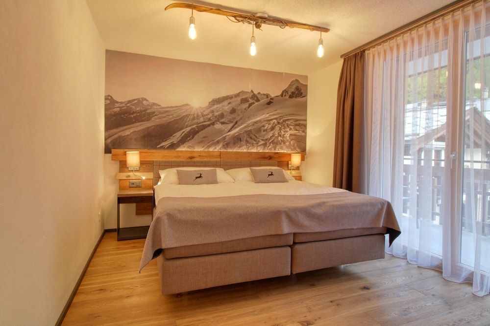 Matterhorngruss Apartments Luxury Apartment, 3 Bedrooms, Mountain View, Mountainside 4