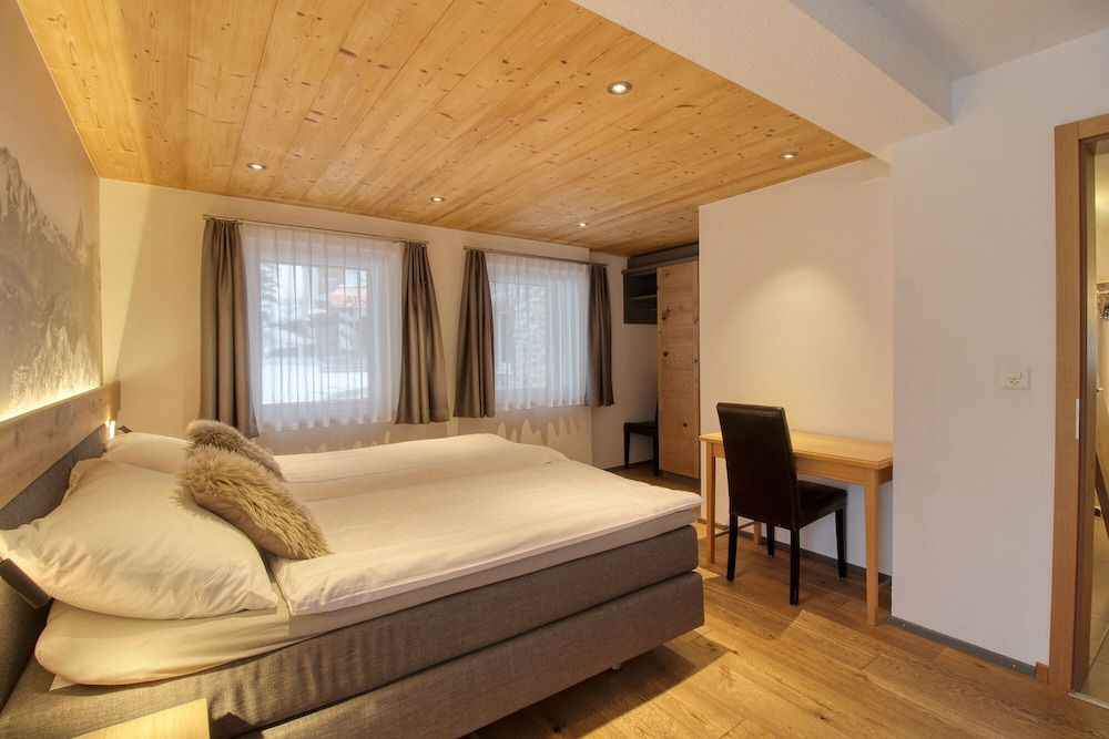 Matterhorngruss Apartments Luxury Apartment, 3 Bedrooms, Accessible, Garden Area 4