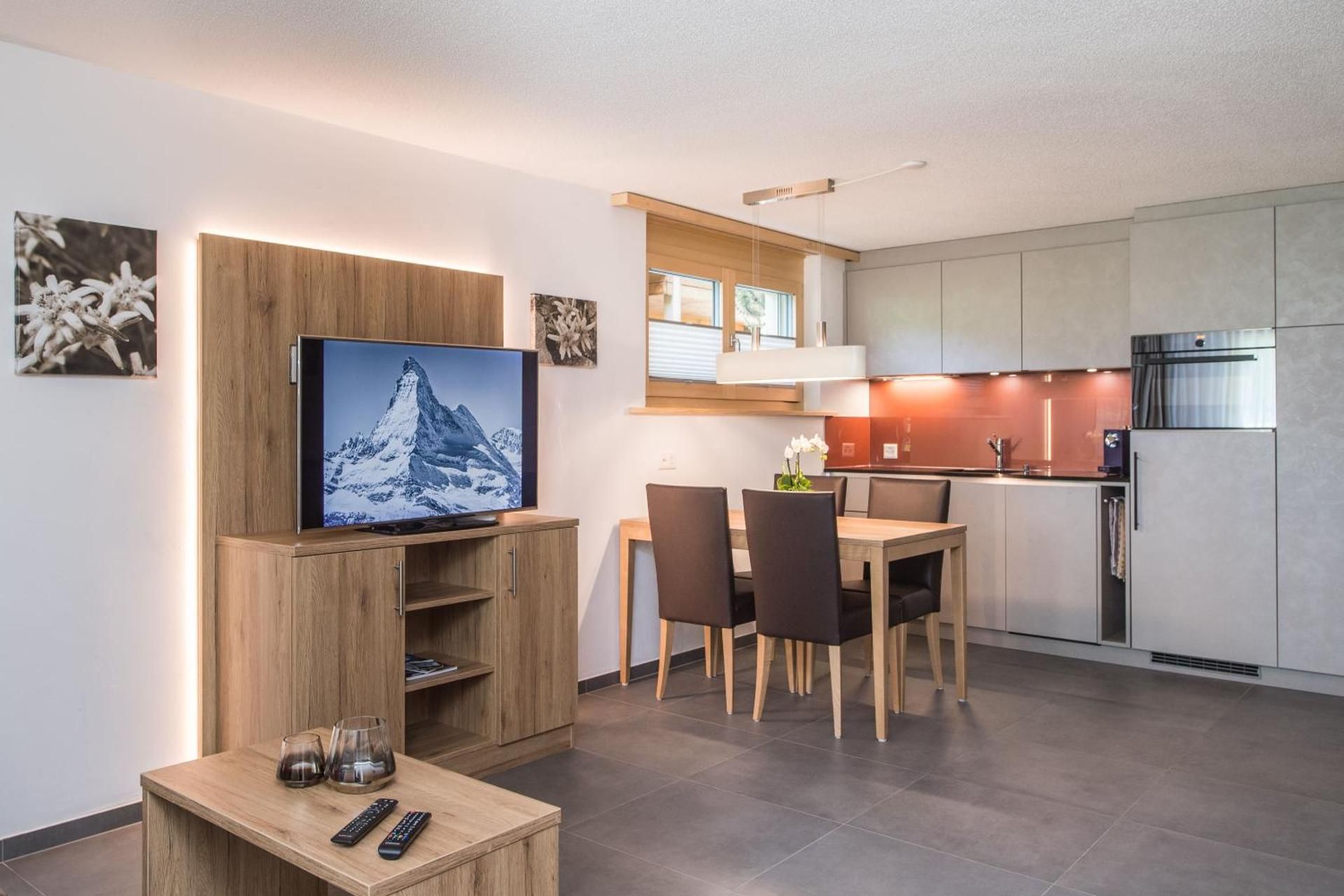Studio with Mountain View