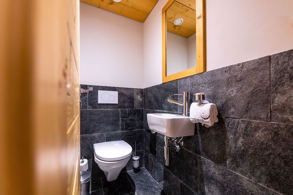 Hôtel Nendaz 4 Vallées & Spa Classic Double Room, partial view on mountains 5