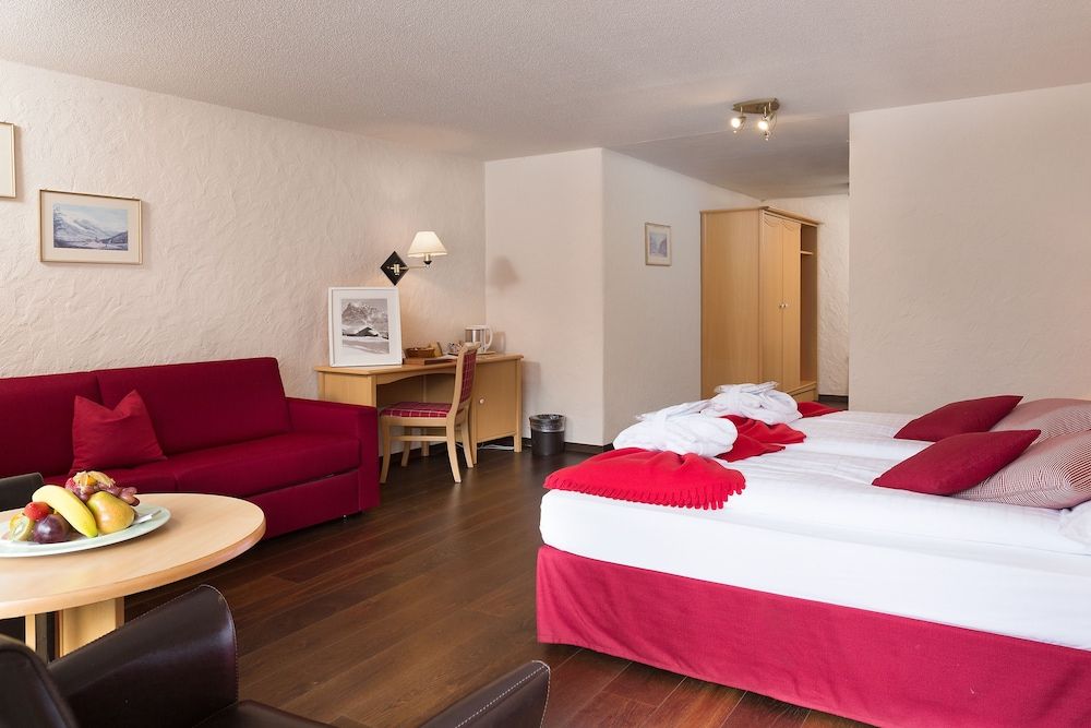 undefined Hotel Spinne