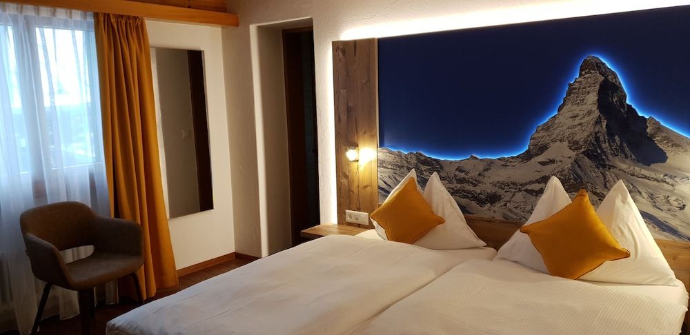 undefined Typically Swiss Hotel Täscherhof 5