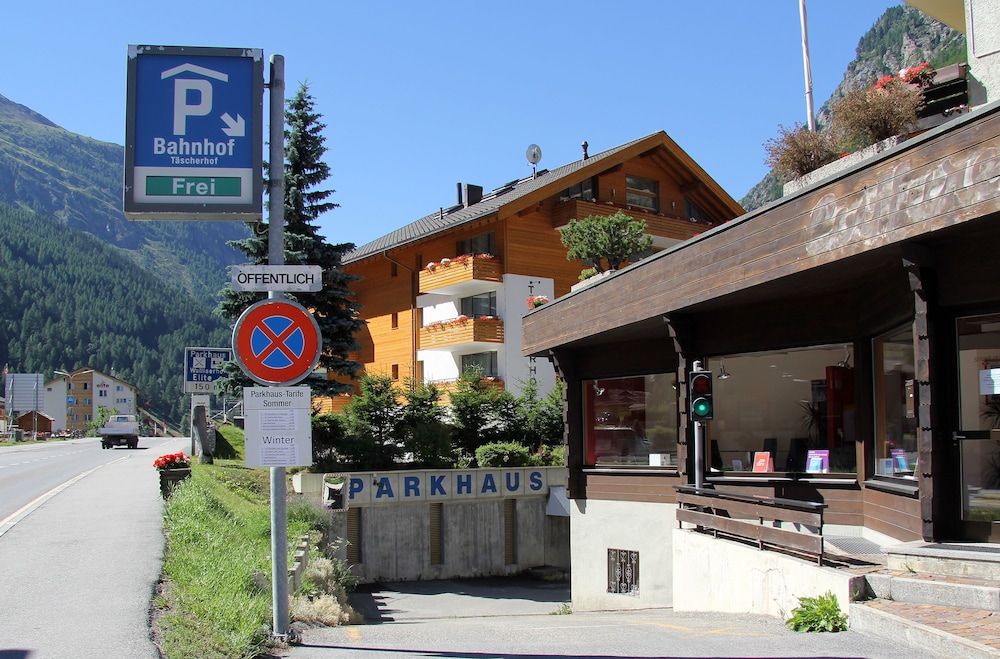 undefined Typically Swiss Hotel Täscherhof 10