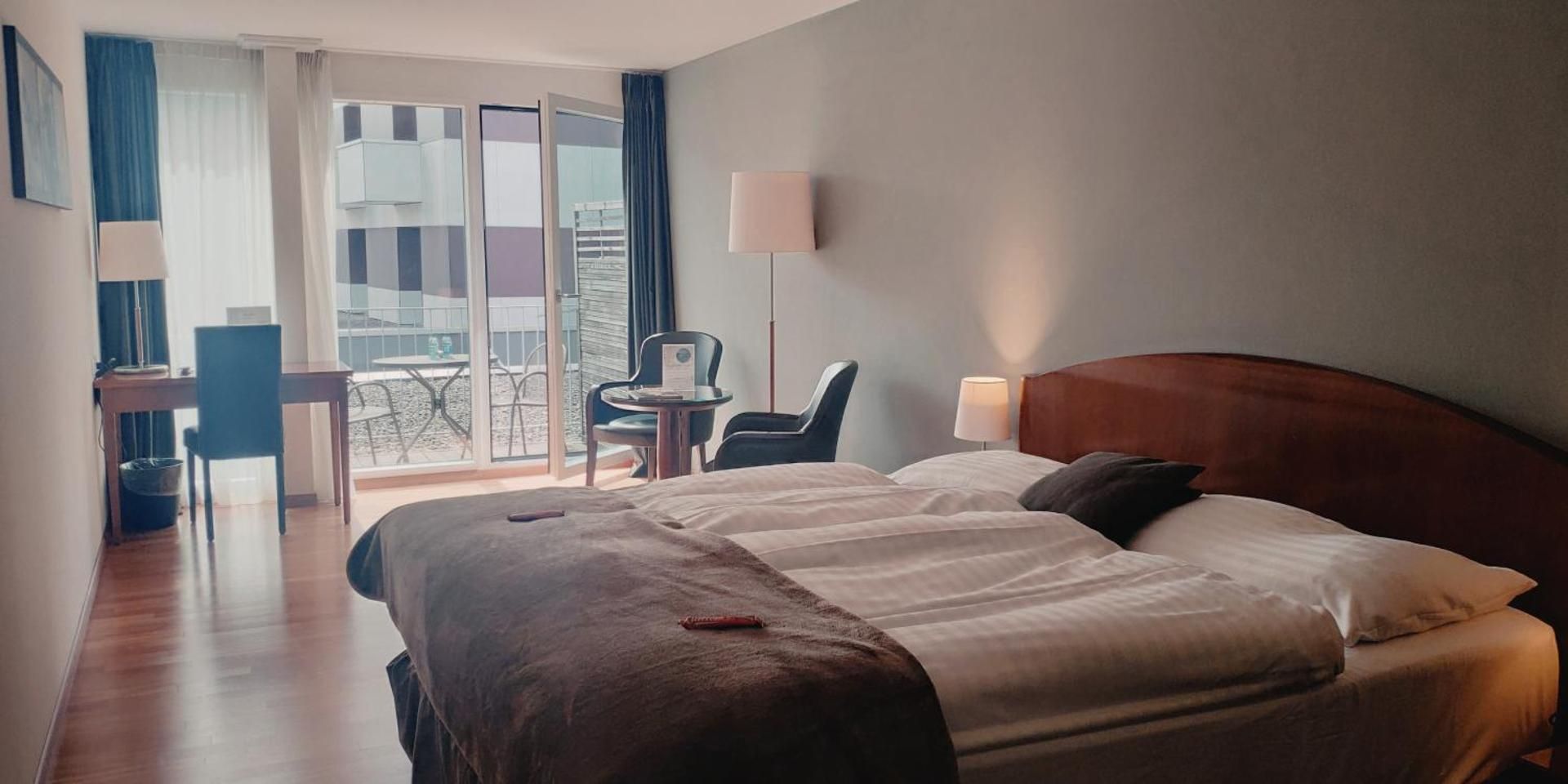 Executive Twin Room with Balcony 