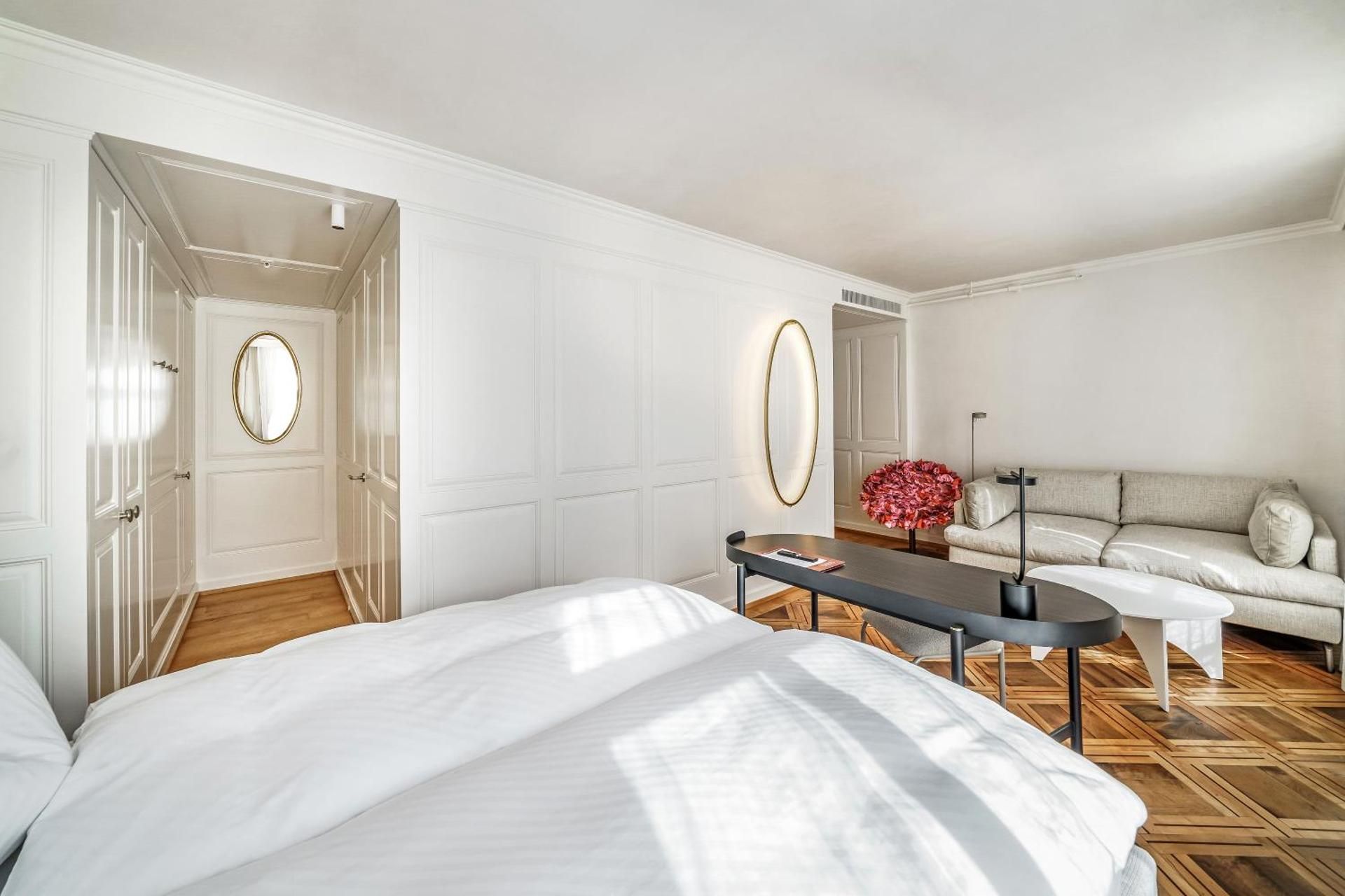 Deluxe Queen Room