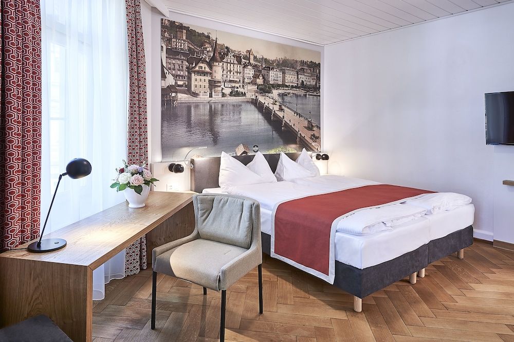 Hotel Central Luzern Classic Double Room (Cosy) 4