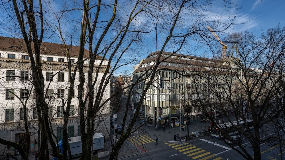 Hotel Central Luzern Classic Double Room (Cosy) 8