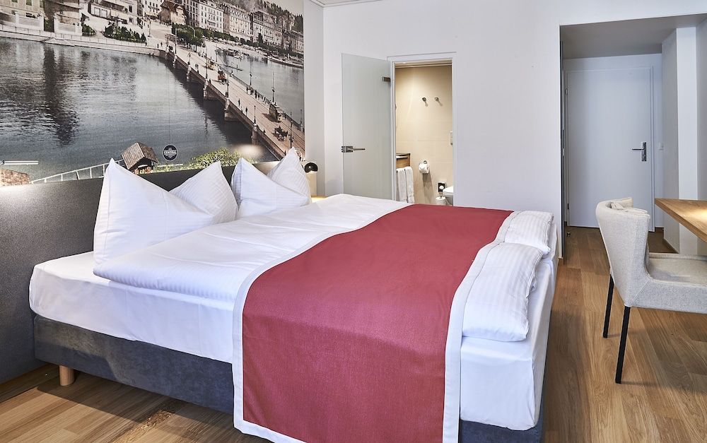 Hotel Central Luzern Classic Double Room (Cosy) 2