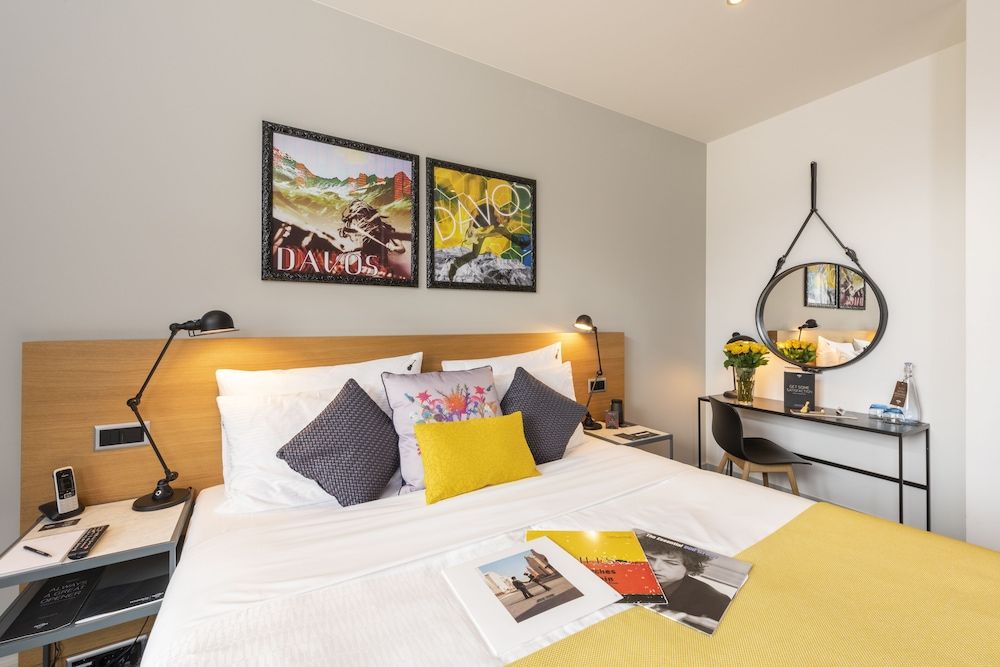 Hard Rock Hotel Davos Deluxe Room, 1 King Bed 2