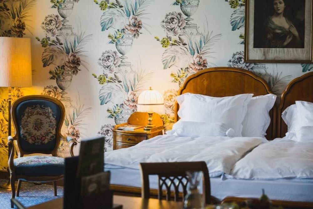 Deluxe double room with lake view