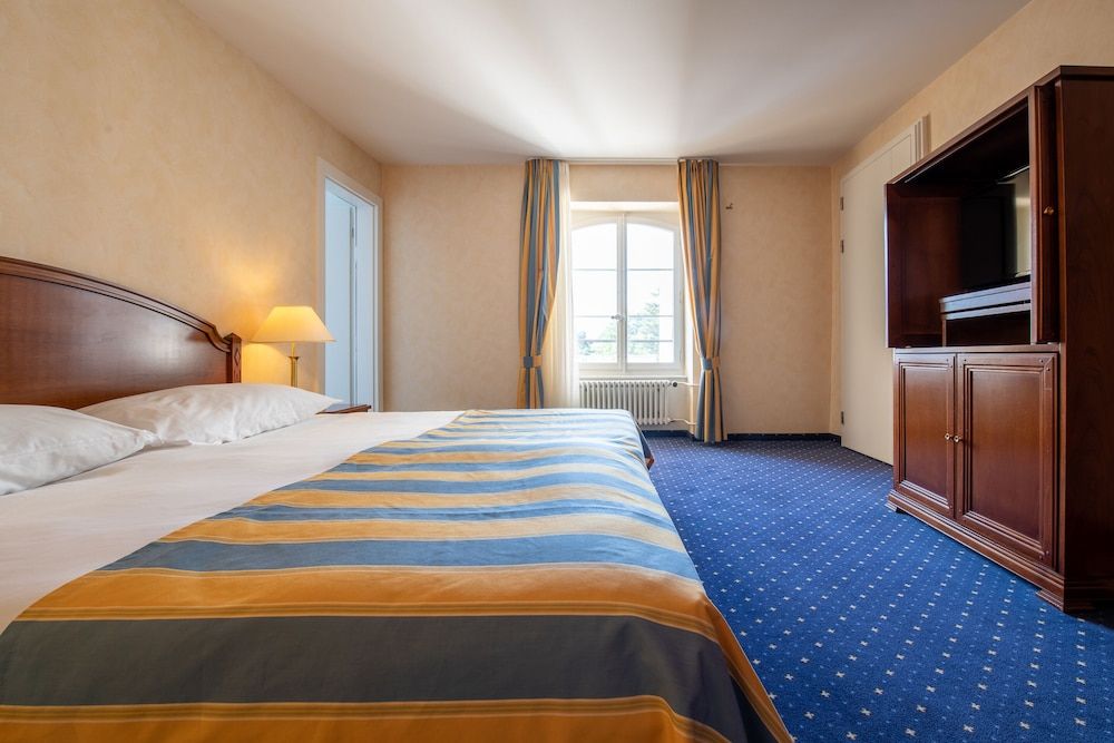 Traditional Suite