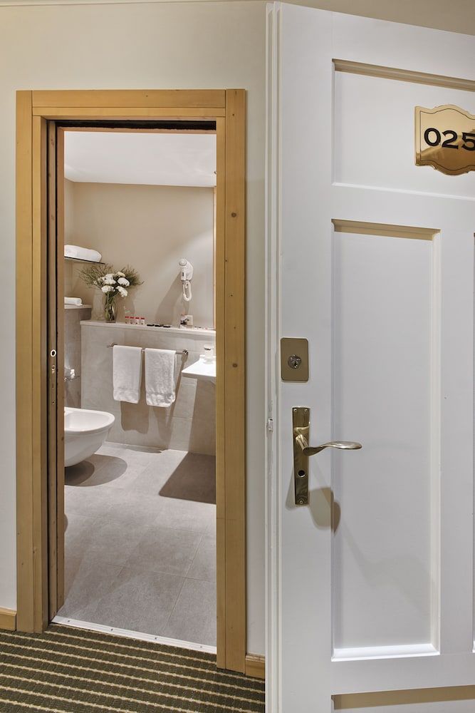 Schloss Hotel & Spa Pontresina Superior Room 4