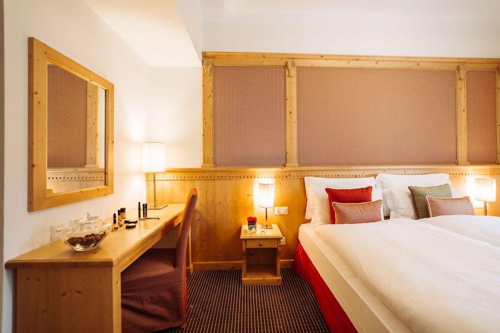 Schloss Hotel & Spa Pontresina Standard Double Room 3