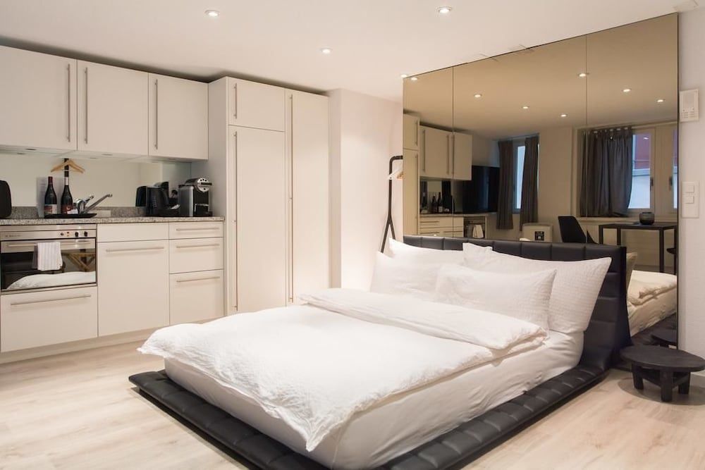 Studio, Kitchenette