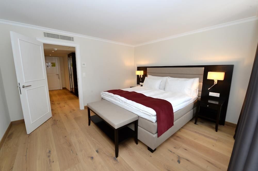 Suite, Balcony