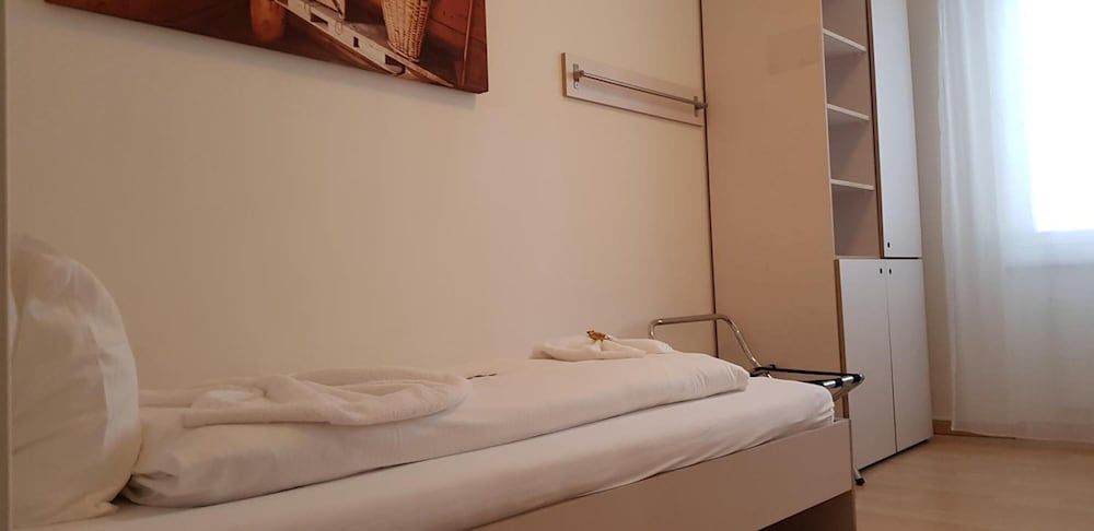 undefined Easy-Living Apartments Lindenstrasse 48 10