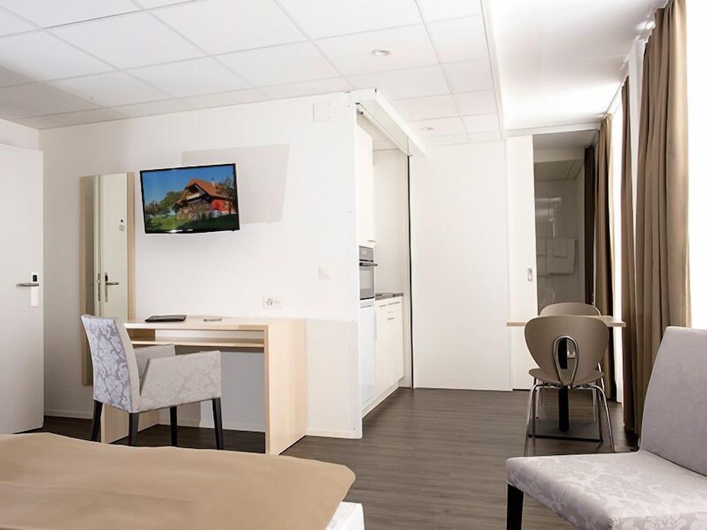 Los Lorentes Residences Bern Airport Executive Studio, Terrace (Kitchen) 19