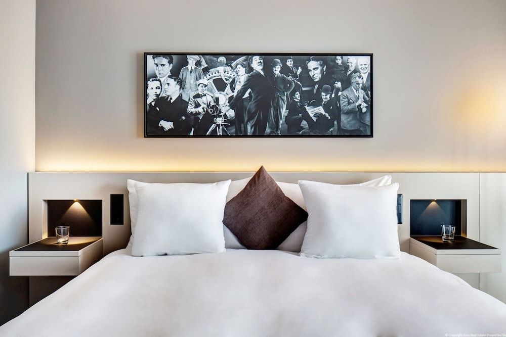 Standard Room, 1 King Bed, City View