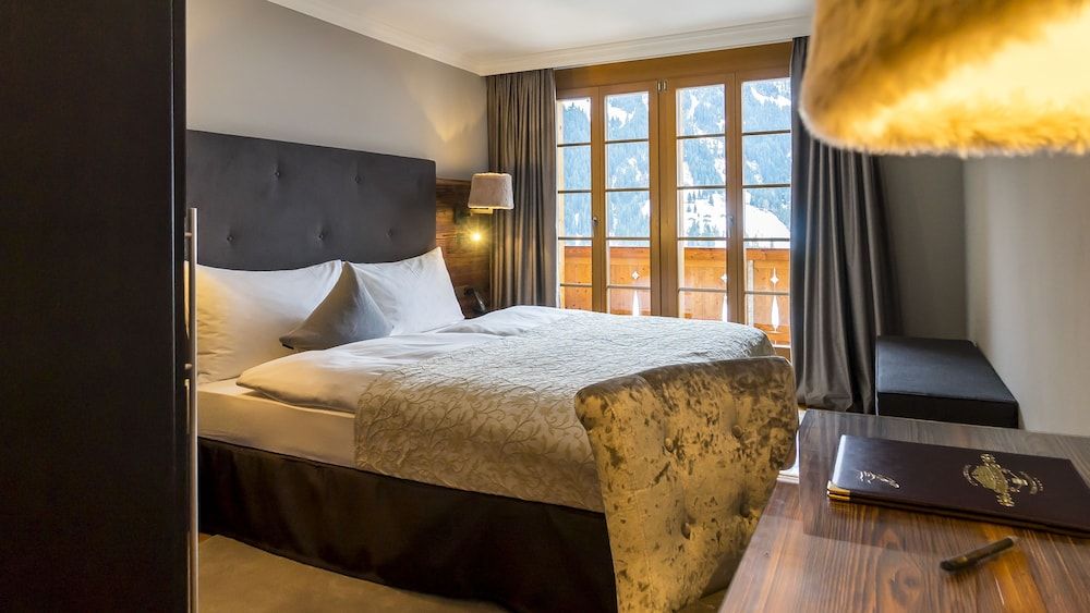 Superior Suite, 3 Bedrooms, Balcony, Mountain View (Eiger)