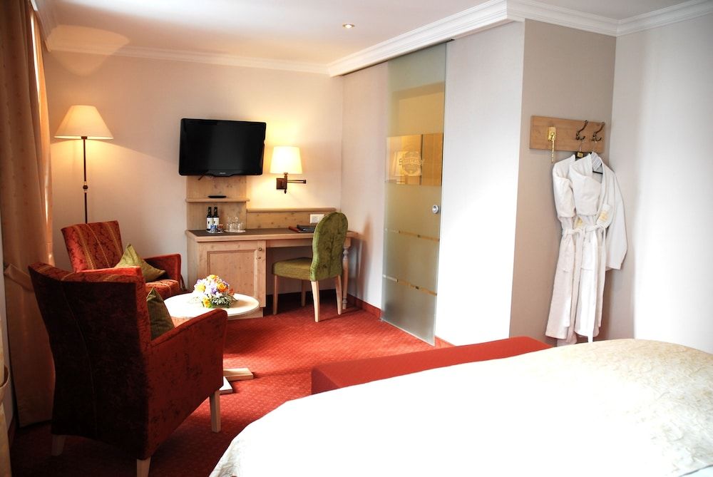 Romantik Hotel Schweizerhof Comfort Twin Room 4