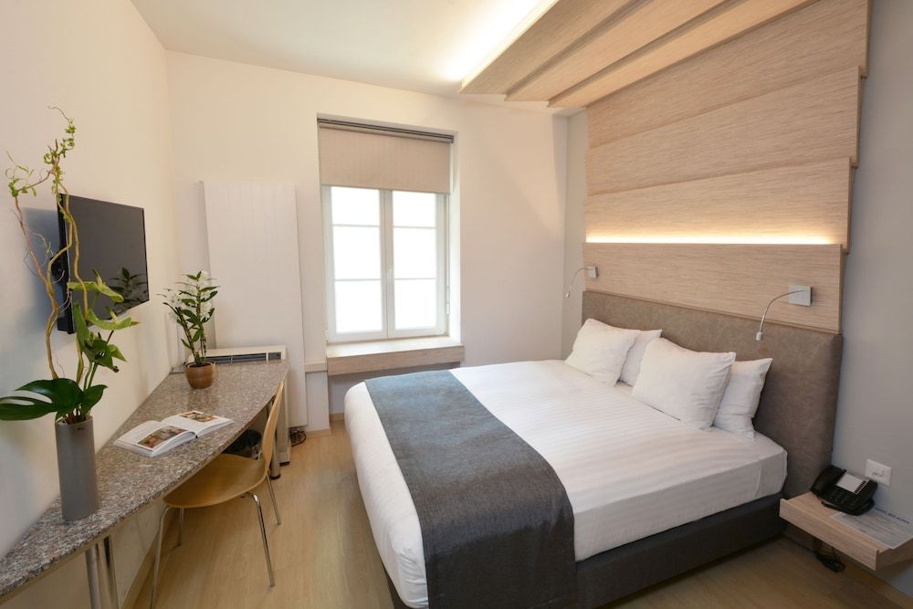 Standard Double Room, 1 Queen Bed, Connecting Rooms