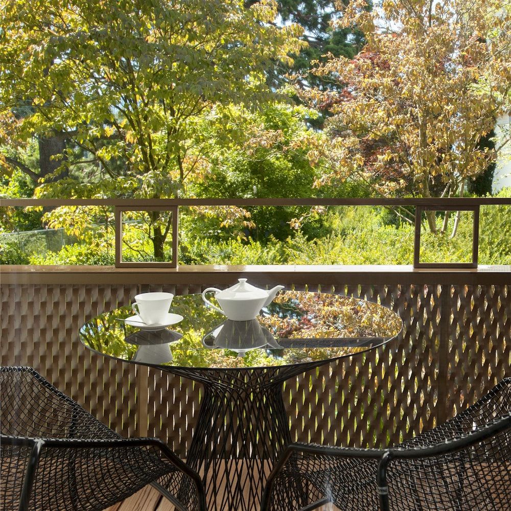 Royal Savoy Hotel and Spa Deluxe Room, Balcony, Park View 4