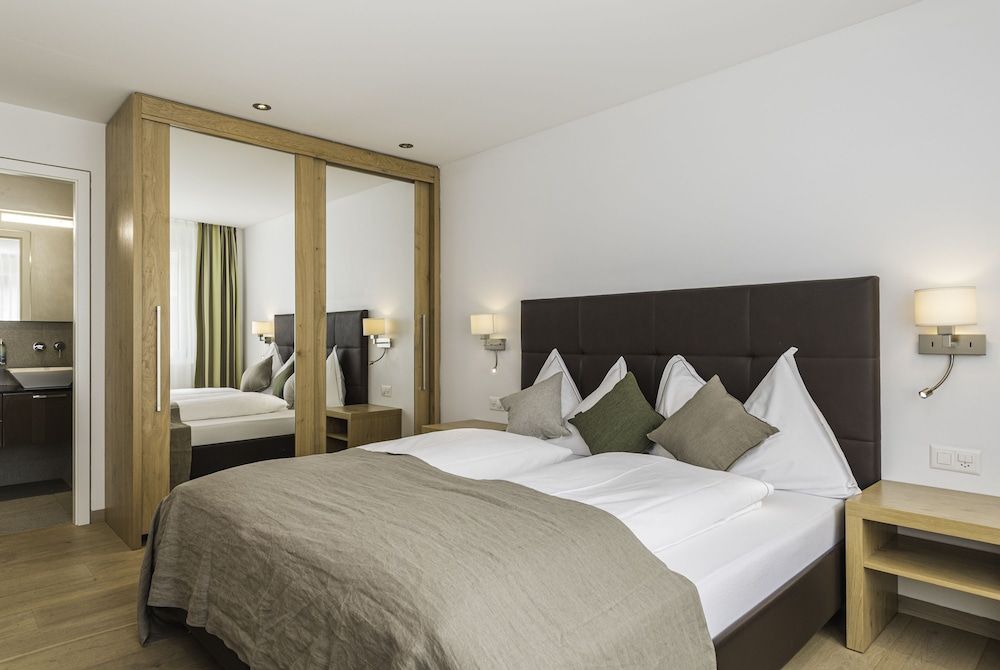 Matthiol Serviced Apartments Exclusive Apartment, 4 Bedrooms 4