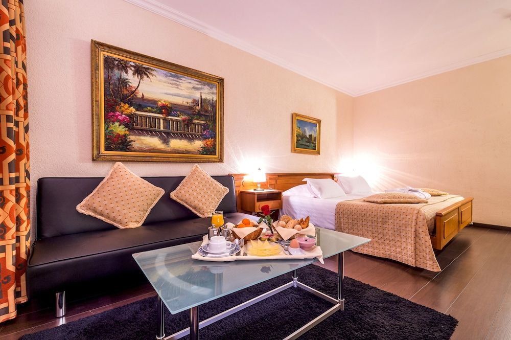 Room service - dining