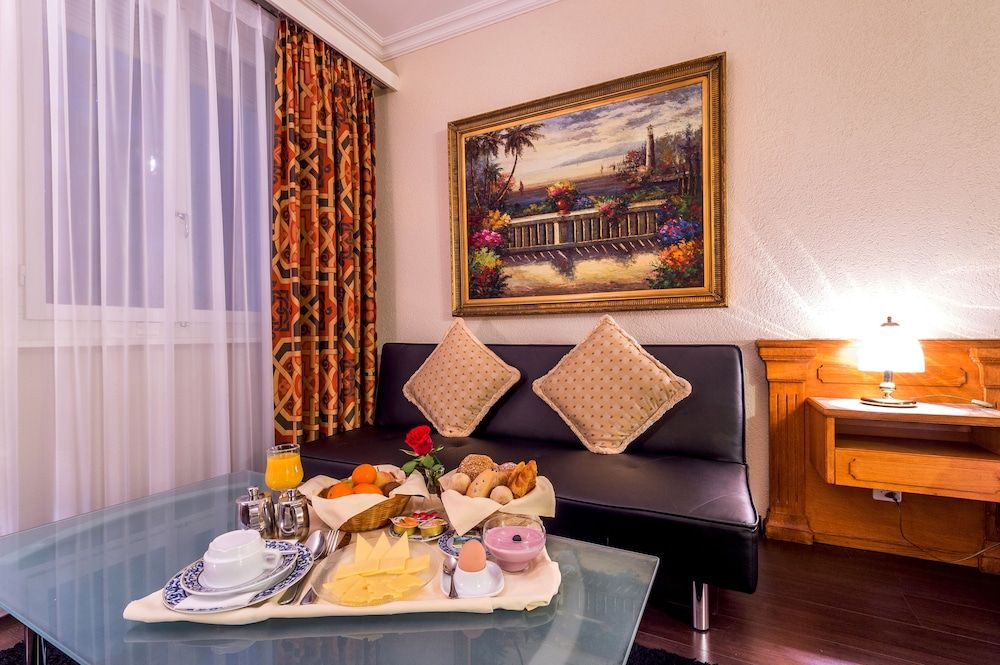 Room service - dining