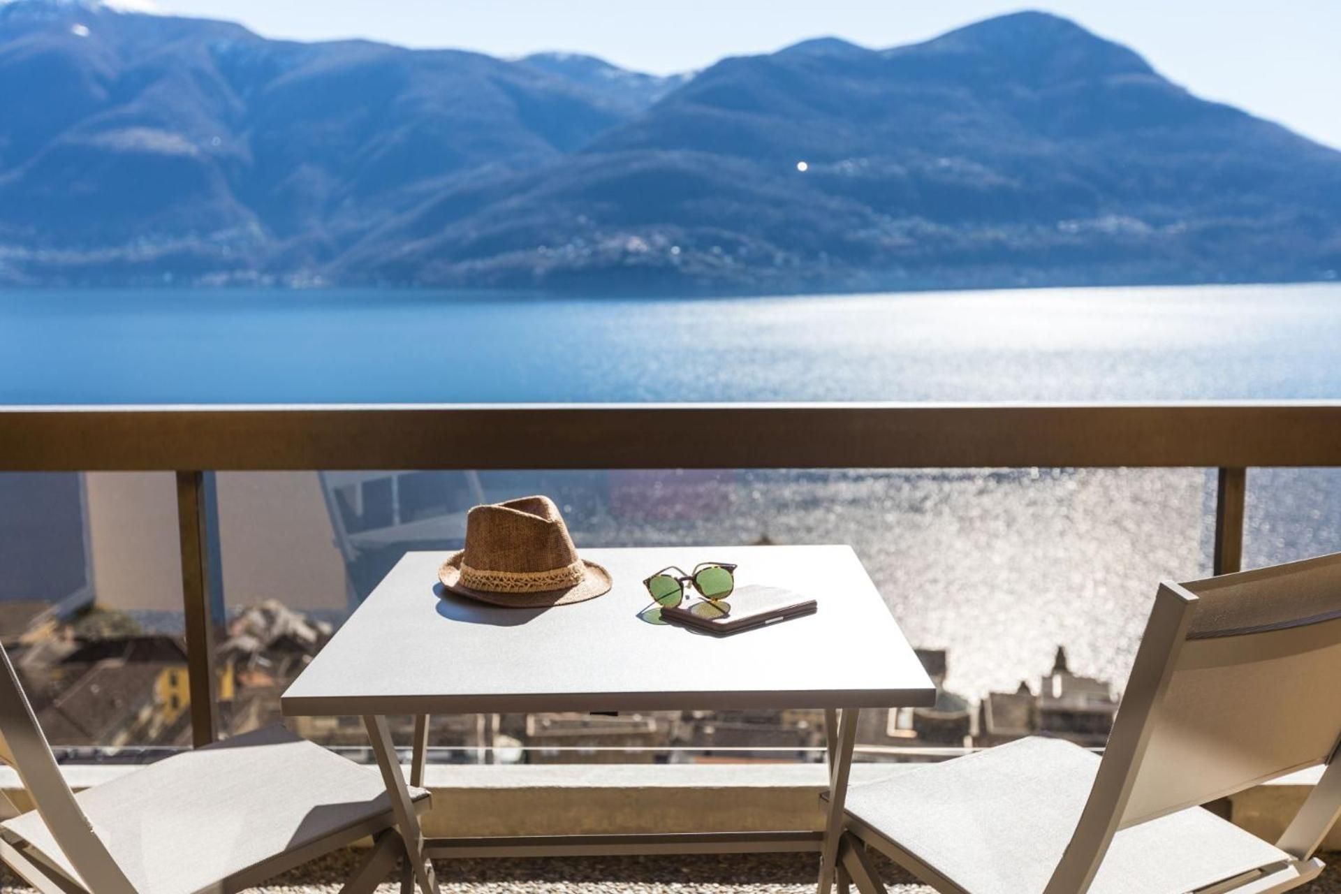 Comfort Lake View Room