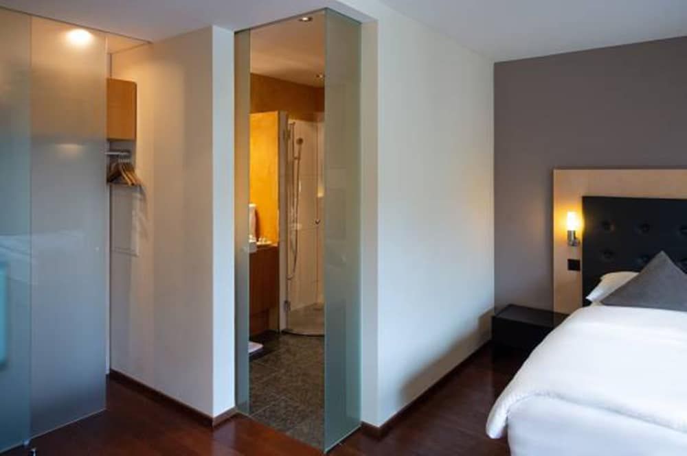 Hotel UTO KULM car-free hideaway in Zurich Standard Double Room 4