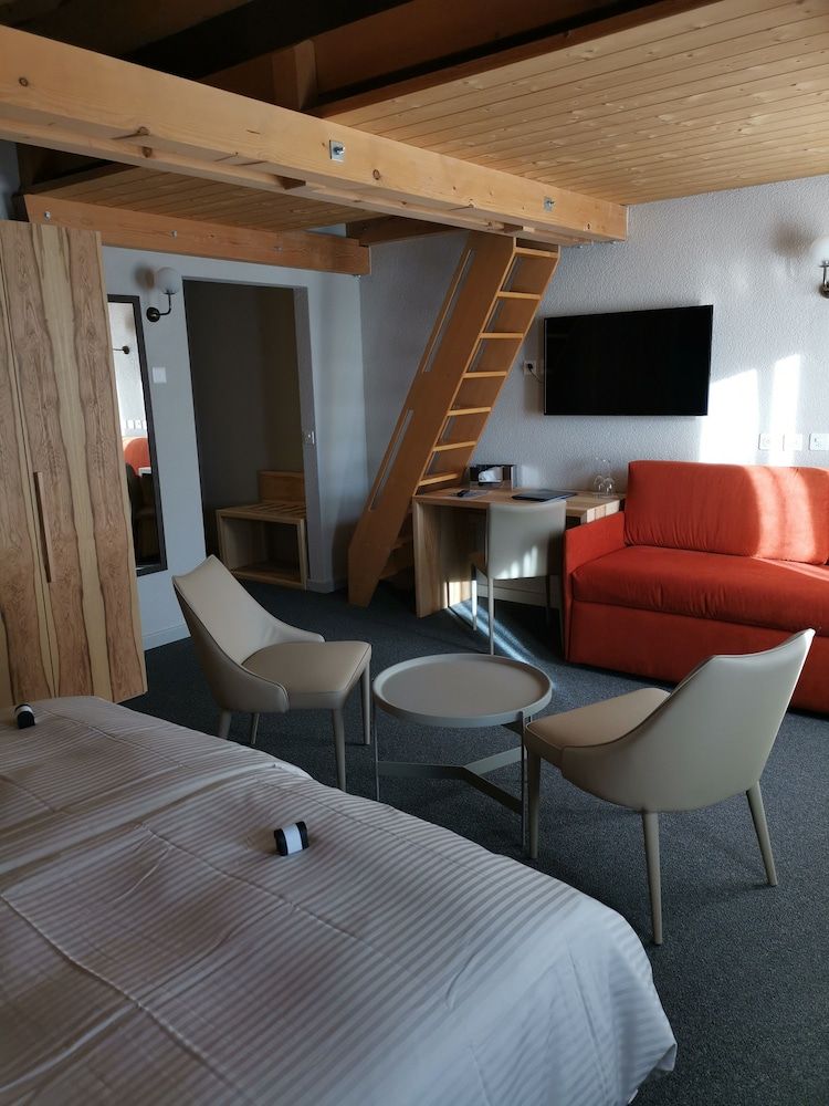 Maya Caprice Boutique Hotel & Spa Superior Triple Room, Balcony, Mountainside 5