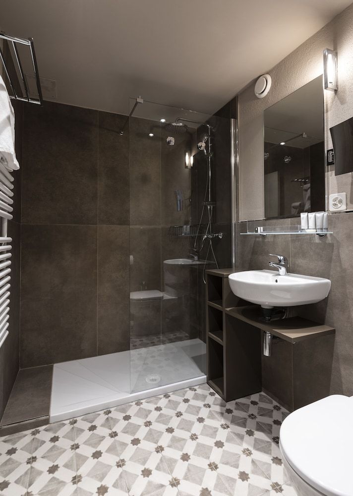 Maya Caprice Boutique Hotel & Spa Superior Triple Room, Balcony, Mountainside 4