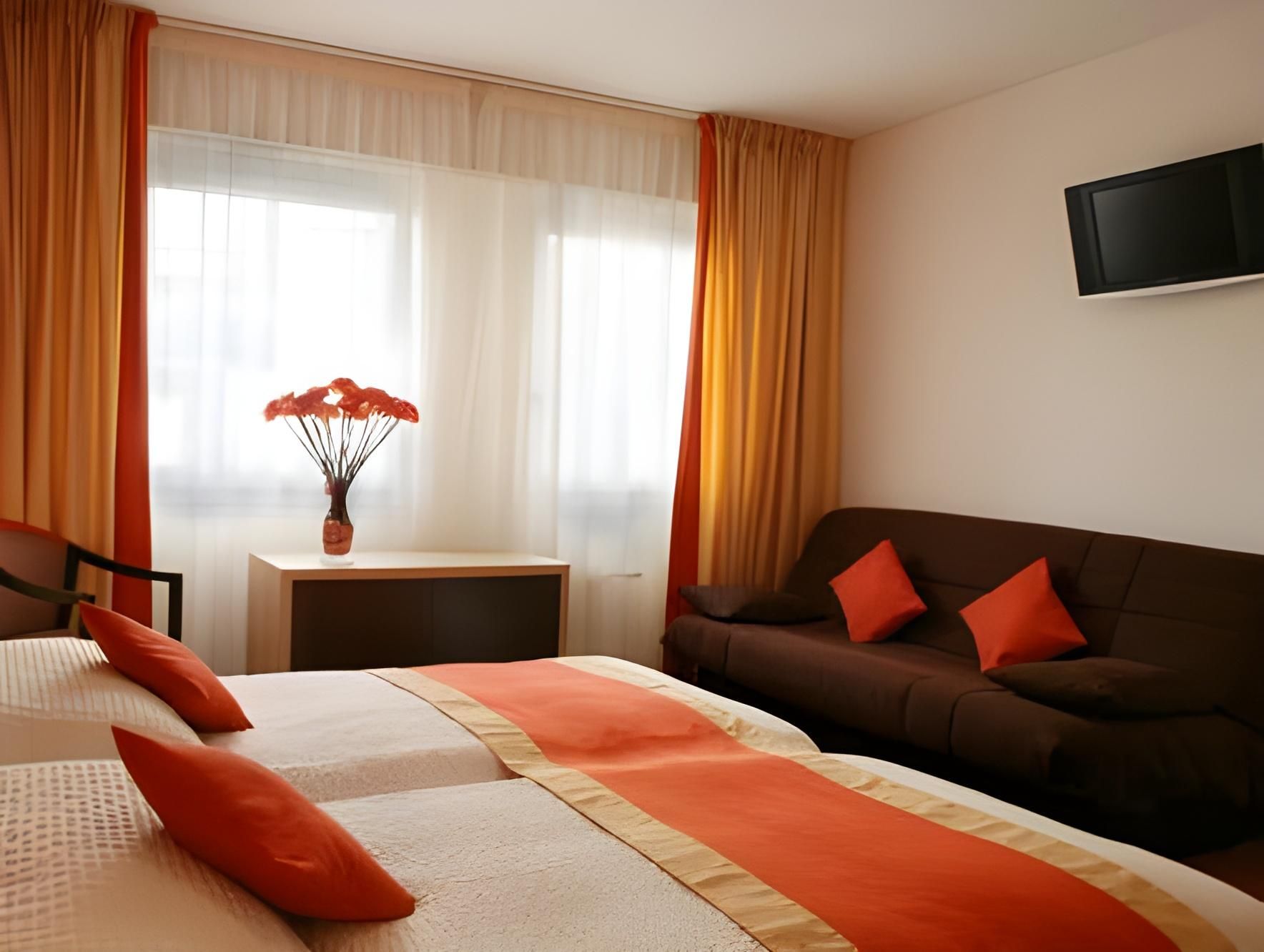 undefined Hôtel Bon Port 10