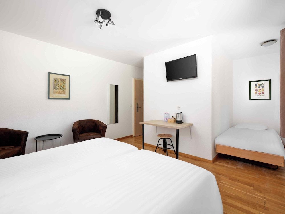 undefined Hôtel Bon Port 9