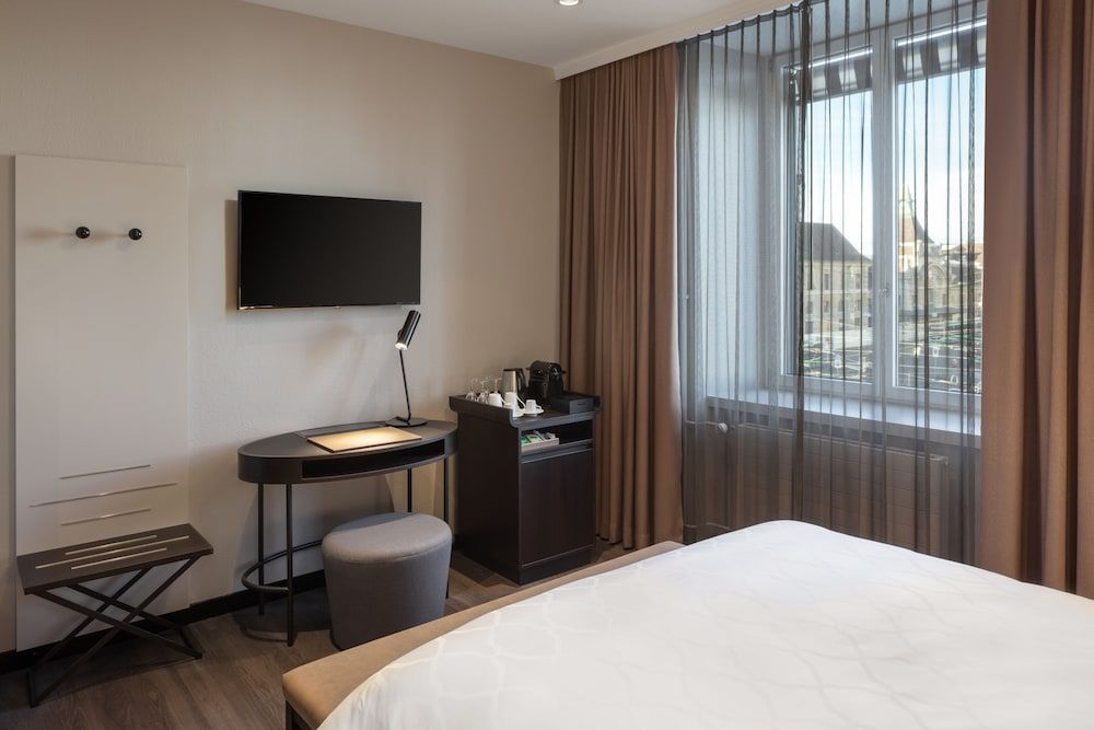 Hotel Victoria Classic Queen Room