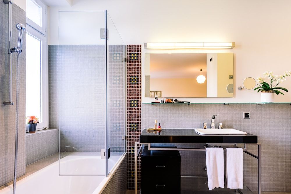 Art Deco Hotel Montana Penthouse Room Lakeside 3