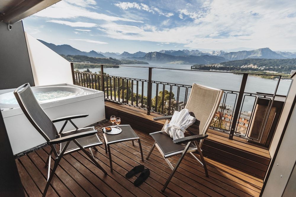 undefined Art Deco Hotel Montana 4