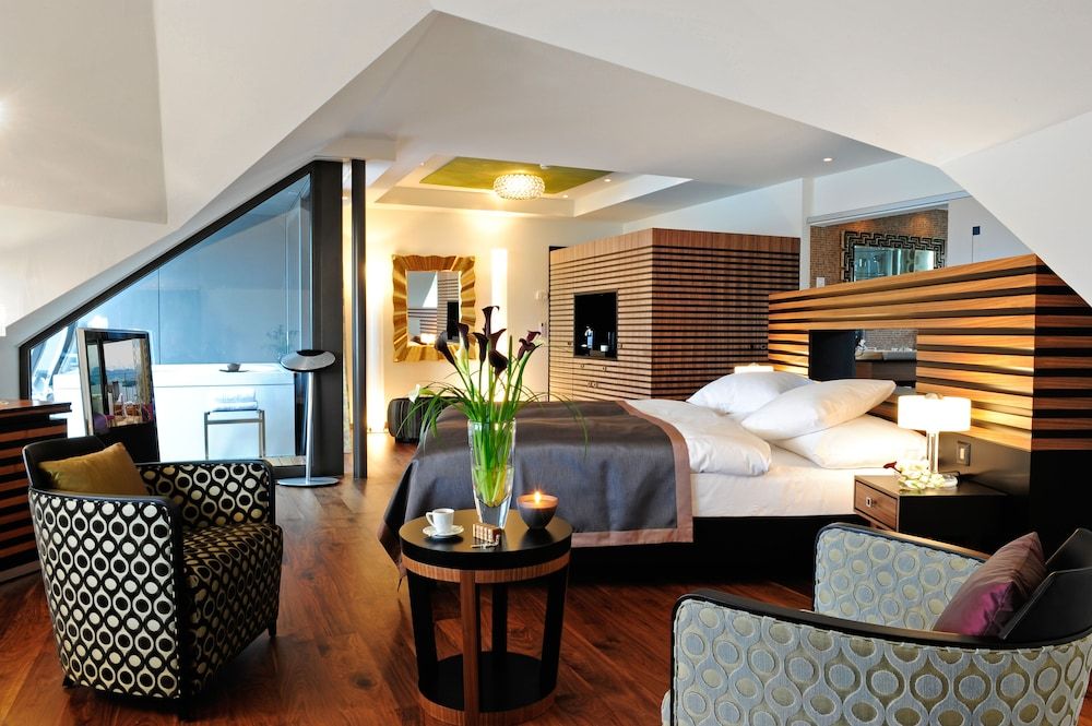 undefined Art Deco Hotel Montana 6