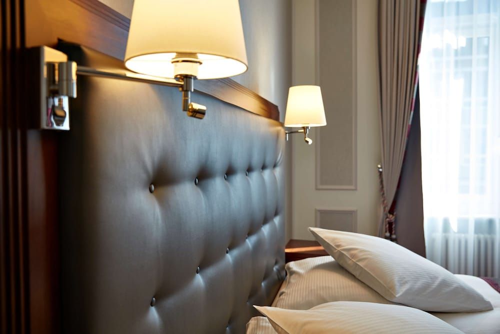Hotel Schweizerhof Zürich Superior Double Room 4