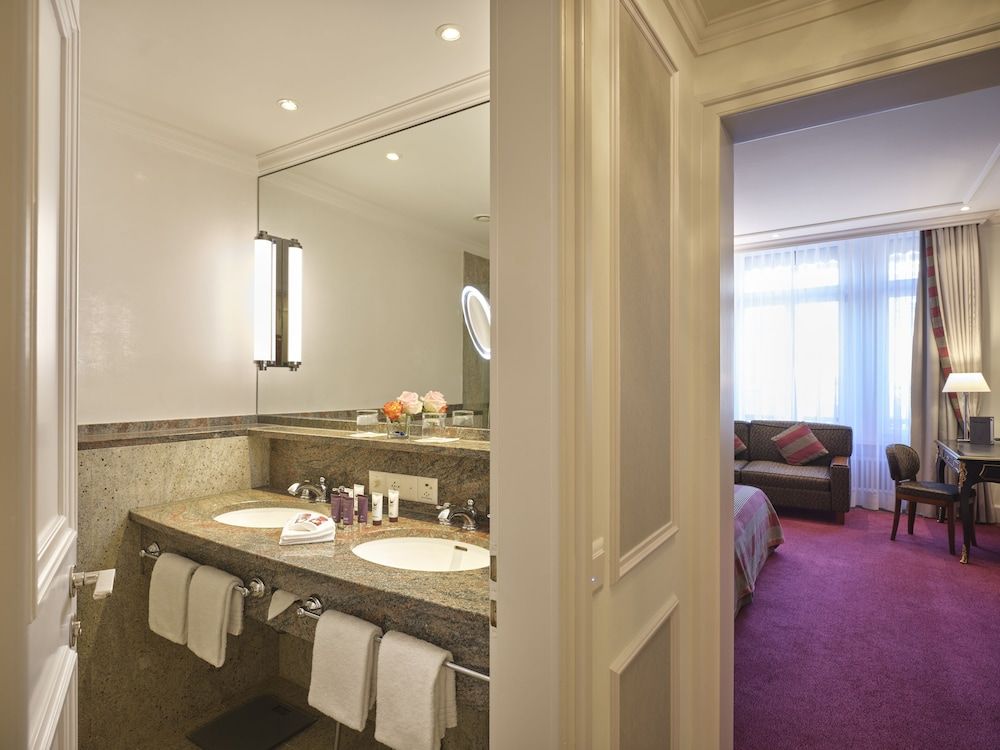 Hotel Schweizerhof Zürich Superior Double Room 3