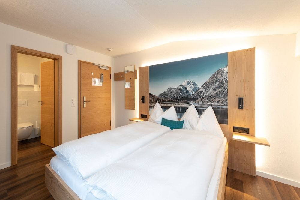 Berghotel Randolins Economy Double Room 9